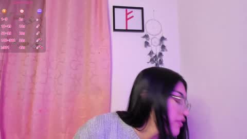 Snapshot of _strawberrycream chatting on January 21, 2025, 10:30 pm Angela online show from January 21, 2025, 10:30 pm