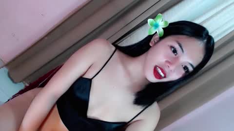 Eilachloe online show from March 17, 2026, 11:13 am