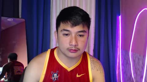 _superhotlatino_ online show from May 6, 2026, 3:28 pm
