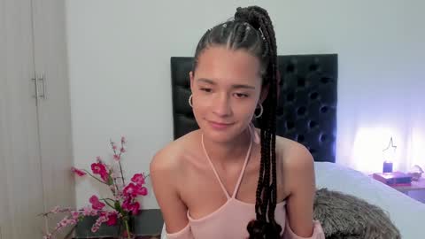 Sussi online show from January 22, 2025, 4:33 pm