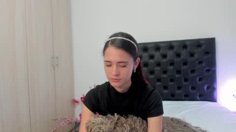 Sussi online show from February 11, 2025, 4:35 pm