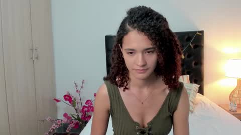 Sussi online show from March 10, 2025, 4:25 pm