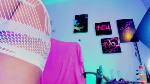 Kuromi online show from October 18, 2025, 5:21 am