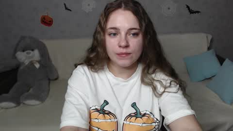 Lana online show from October 31, 2025, 11:44 am