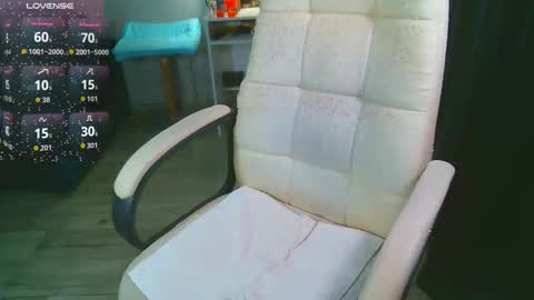 Milana   welcome to my world  online show from February 17, 2026, 5:48 am