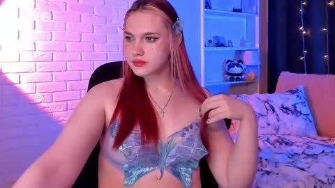 _sweetiemary_ online show from December 1, 2025, 8:25 pm