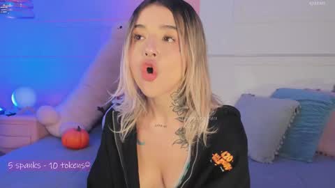 _tammarra_ online show from November 13, 2025, 5:12 pm