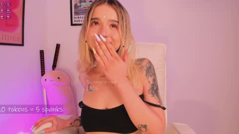 _tammarra_ online show from April 16, 2026, 9:39 pm