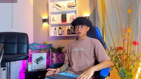 Snapshot of _taylor_black chatting on July 29, 2026, 10:19 pm Taylor online show from July 29, 2026, 10:19 pm