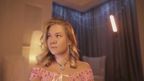 Snapshot of _teasecake_ chatting on January 17, 2026, 2:38 am Annie online show from January 17, 2026, 2:38 am