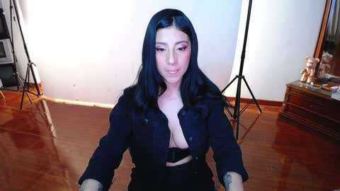 Snapshot of _the_dark_side_of_the_moon_ chatting on January 16, 2025, 1:58 am _the_dark_side_of_the_moon_ online show from January 16, 2025, 1:58 am