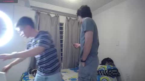 Snapshot of _the_neighbors chatting on February 8, 2026, 11:52 pm Scot y Patrick online show from February 8, 2026, 11:52 pm