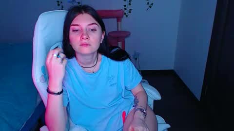 _thesamedaniellatrue_ online show from December 4, 2025, 7:11 pm