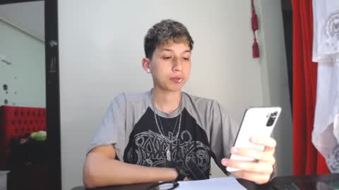 Snapshot of _thomas_hot_ chatting on December 16, 2024, 8:26 pm Thomas online show from December 16, 2024, 8:26 pm