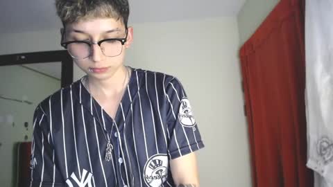 Snapshot of _thomas_hot_ chatting on December 19, 2024, 10:10 pm Thomas online show from December 19, 2024, 10:10 pm