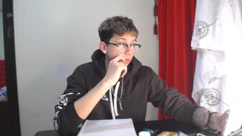 Snapshot of _thomas_hot_ chatting on December 29, 2024, 7:00 pm Thomas online show from December 29, 2024, 7:00 pm