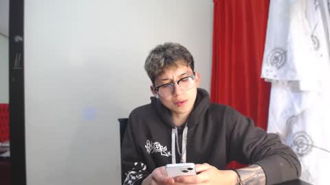 Snapshot of _thomas_hot_ chatting on December 29, 2024, 10:03 pm Thomas online show from December 29, 2024, 10:03 pm