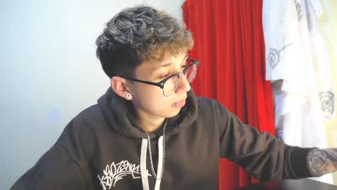 Snapshot of _thomas_hot_ chatting on January 22, 2025, 6:10 pm Thomas online show from January 22, 2025, 6:10 pm