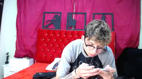 Snapshot of _thomas_hot_ chatting on February 15, 2025, 5:19 am Thomas online show from February 15, 2025, 5:19 am