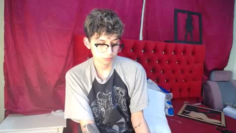 Snapshot of _thomas_hot_ chatting on March 2, 2025, 1:58 am Thomas online show from March 2, 2025, 1:58 am