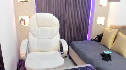 Stefania online show from December 24, 2024, 10:55 am