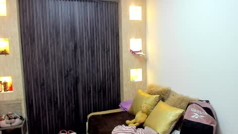 Stefania online show from February 8, 2025, 3:53 pm