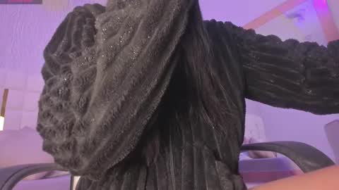 Rousse  online show from October 27, 2025, 7:07 pm