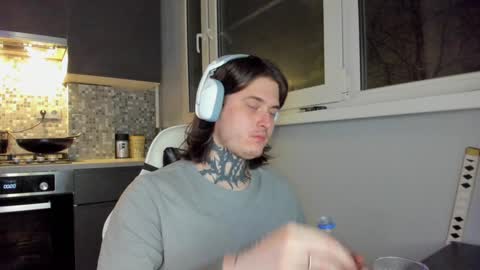 Snapshot of _torfin_ chatting on December 8, 2024, 12:29 am _torfin_ online show from December 8, 2024, 12:29 am