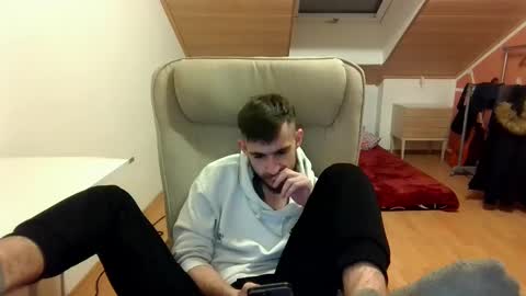 Snapshot of _v_l_a_d_ chatting on February 2, 2025, 1:23 am Vlad online show from February 2, 2025, 1:23 am