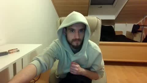 Snapshot of _v_l_a_d_ chatting on March 4, 2025, 11:00 pm Vlad online show from March 4, 2025, 11:00 pm