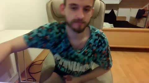 Snapshot of _v_l_a_d_ chatting on March 5, 2025, 11:49 pm Vlad online show from March 5, 2025, 11:49 pm