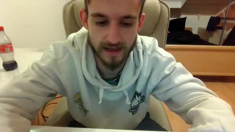 Snapshot of _v_l_a_d_ chatting on March 7, 2025, 7:05 pm Vlad online show from March 7, 2025, 7:05 pm