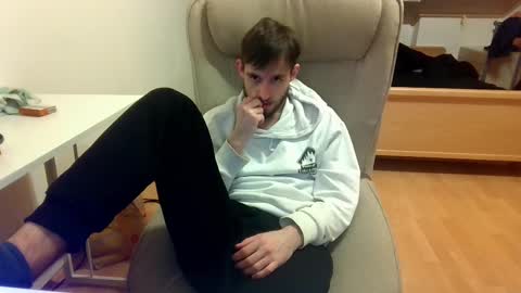 Snapshot of _v_l_a_d_ chatting on March 10, 2025, 9:51 pm Vlad online show from March 10, 2025, 9:51 pm