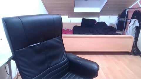 Snapshot of _v_l_a_d_ chatting on November 1, 2025, 5:31 am Vlad online show from November 1, 2025, 5:31 am