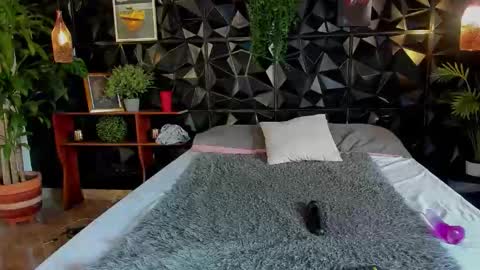 _valentina_69 online show from October 16, 2025, 2:40 pm