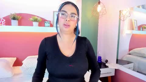 _valeryboobs_ online show from September 13, 2025, 1:22 pm
