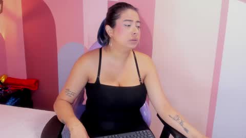 Snapshot of _valeryboobs_ chatting on April 15, 2026, 12:23 pm _valeryboobs_ online show from April 15, 2026, 12:23 pm