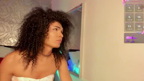 Snapshot of _vennuss_ chatting on October 5, 2025, 3:05 am Venus online show from October 5, 2025, 3:05 am