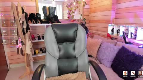 Snapshot of _victoria_collins chatting on June 15, 2026, 12:40 pm Sol online show from June 15, 2026, 12:40 pm