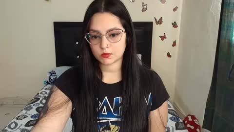 _victoriia_971 online show from March 2, 2026, 1:40 pm