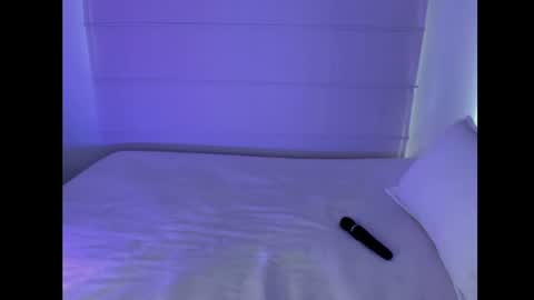 Snapshot of _viviana chatting on July 8, 2026, 5:28 pm INSTAGRAM pinzon viviana online show from July 8, 2026, 5:28 pm