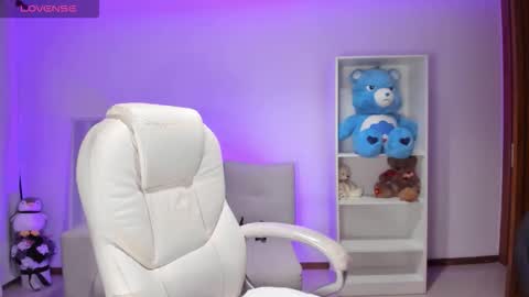 Fernanda  online show from October 24, 2025, 6:10 am