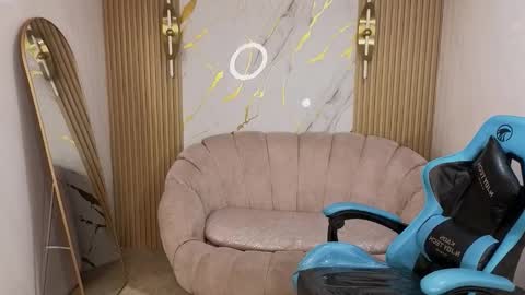  wendy  online show from November 12, 2025, 2:56 am