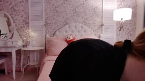 Wendy online show from December 11, 2024, 7:42 am