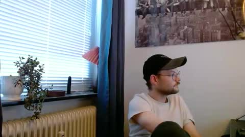 Snapshot of _whoisthatguy_ chatting on October 21, 2025, 2:51 pm _whoisthatguy_ online show from October 21, 2025, 2:51 pm