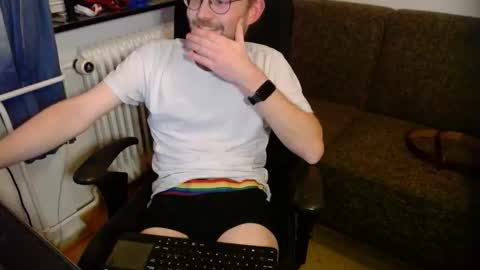 Snapshot of _whoisthatguy_ chatting on November 4, 2025, 6:18 pm _whoisthatguy_ online show from November 4, 2025, 6:18 pm