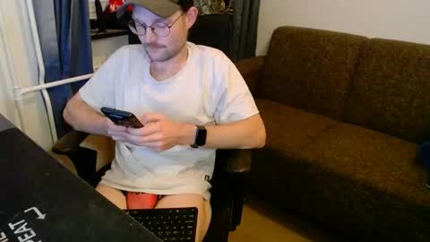 Snapshot of _whoisthatguy_ chatting on November 6, 2025, 3:46 pm _whoisthatguy_ online show from November 6, 2025, 3:46 pm