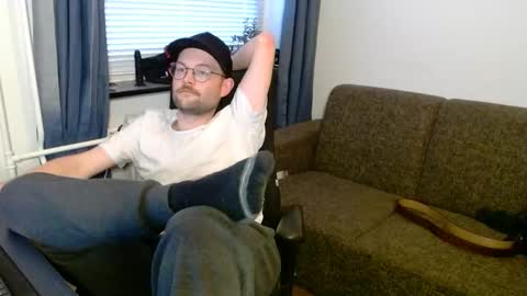 Snapshot of _whoisthatguy_ chatting on November 10, 2025, 3:11 pm _whoisthatguy_ online show from November 10, 2025, 3:11 pm