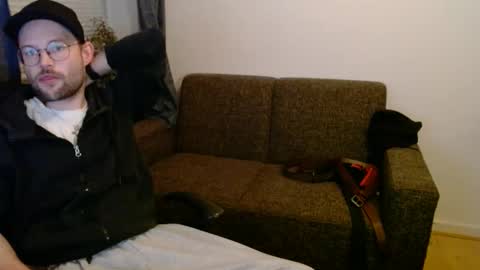 _whoisthatguy_ online show from November 29, 2025, 5:38 pm