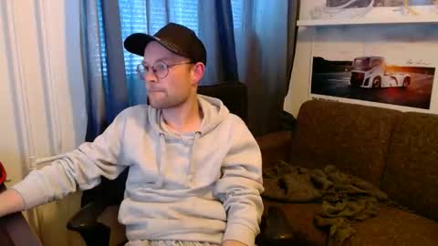 Snapshot of _whoisthatguy_ chatting on May 15, 2026, 4:58 pm _whoisthatguy_ online show from May 15, 2026, 4:58 pm